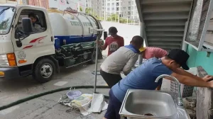 Rút hầm cầu Thị trấn Vĩnh Viễn