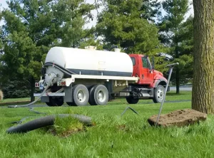 Rút hầm cầu Thị trấn Cây Dương